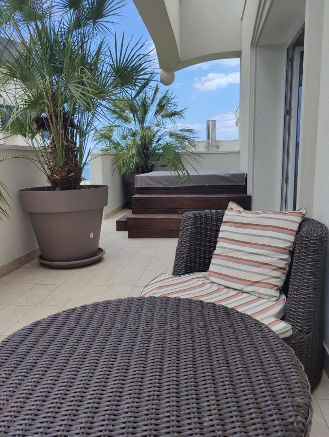 Hotel Ambassador Rimini Bagian luar foto