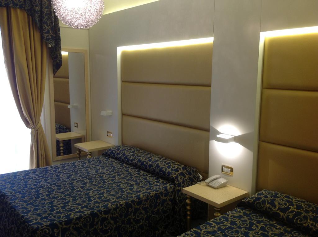 Hotel Ambassador Rimini Bagian luar foto