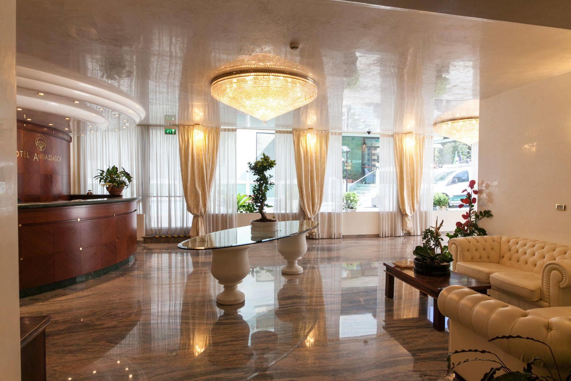 Hotel Ambassador Rimini Bagian luar foto